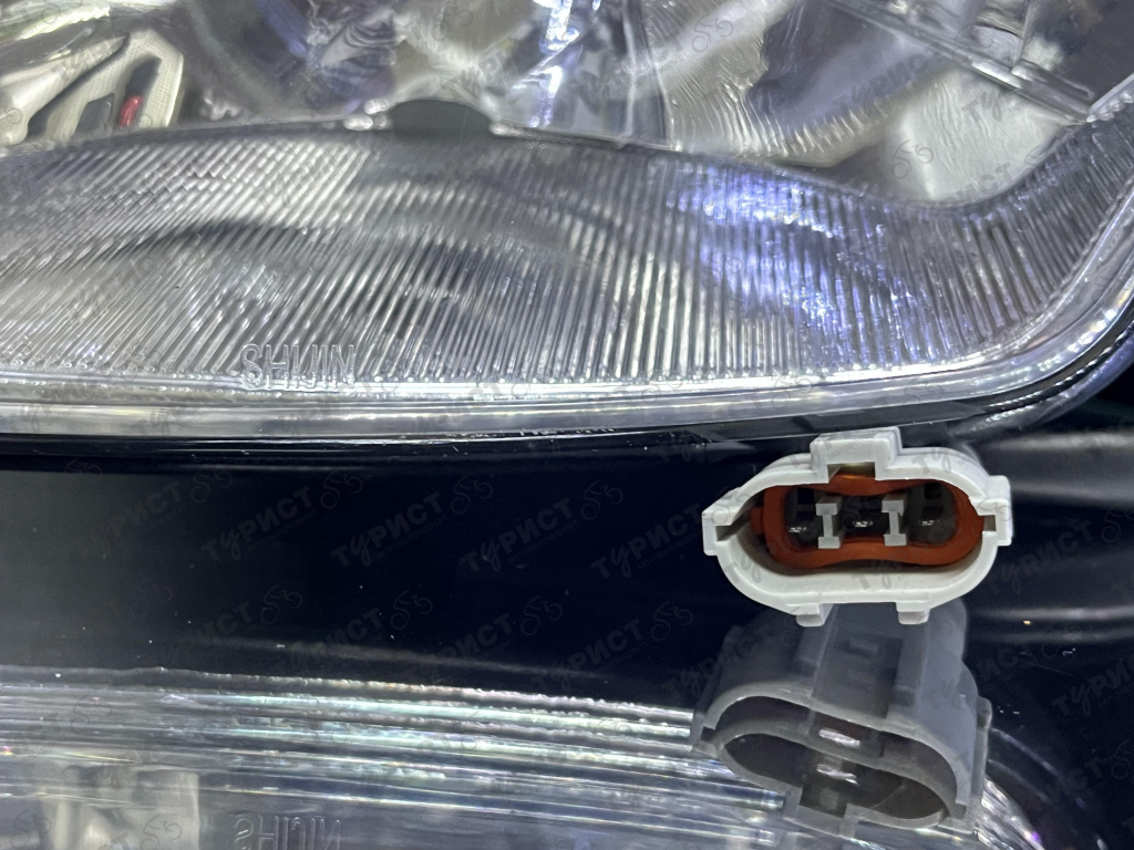 ФАРА ATV 300B ЛЕВАЯ 3 контакта LU019207