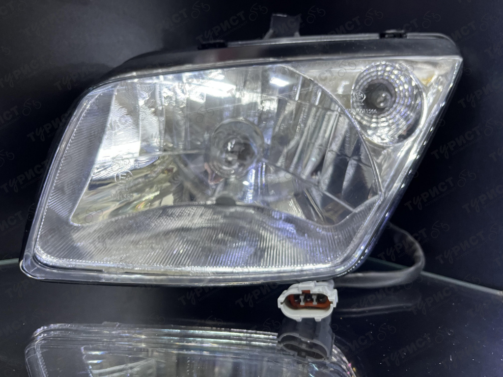 ФАРА ATV 300B ЛЕВАЯ 3 контакта LU019207